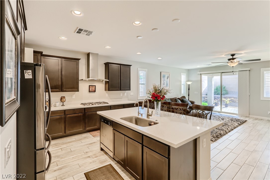 6321 Regina Ridge Street Las Vegas, NV 89149 - Photo 8 of 30