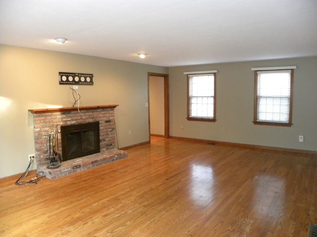 123 Center Depot Road Charlton, MA 01507 - Photo 5 of 28 Gallery Image 5
