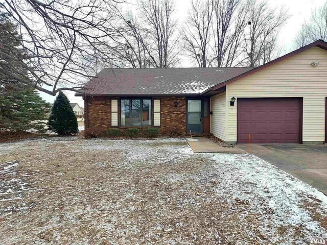 $109,900 | 413 Evergreen Drive, Macomb, IL 61455