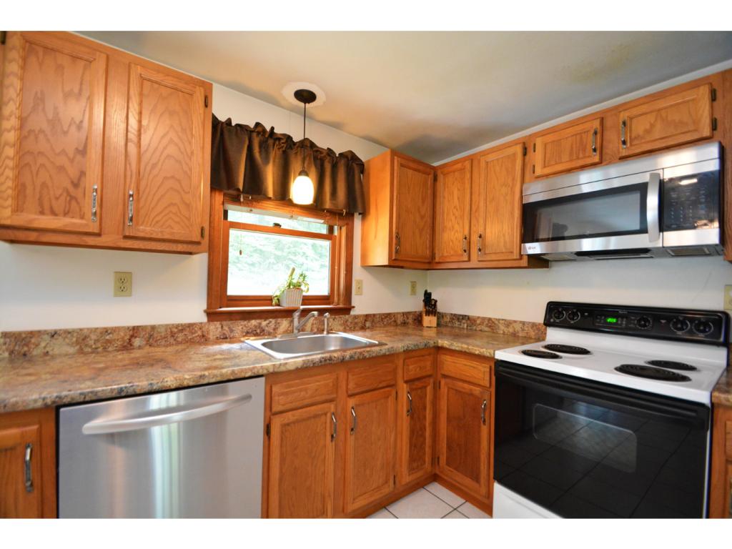 5 Sagamore Road Derry, NH 03038 - Photo 4 of 31