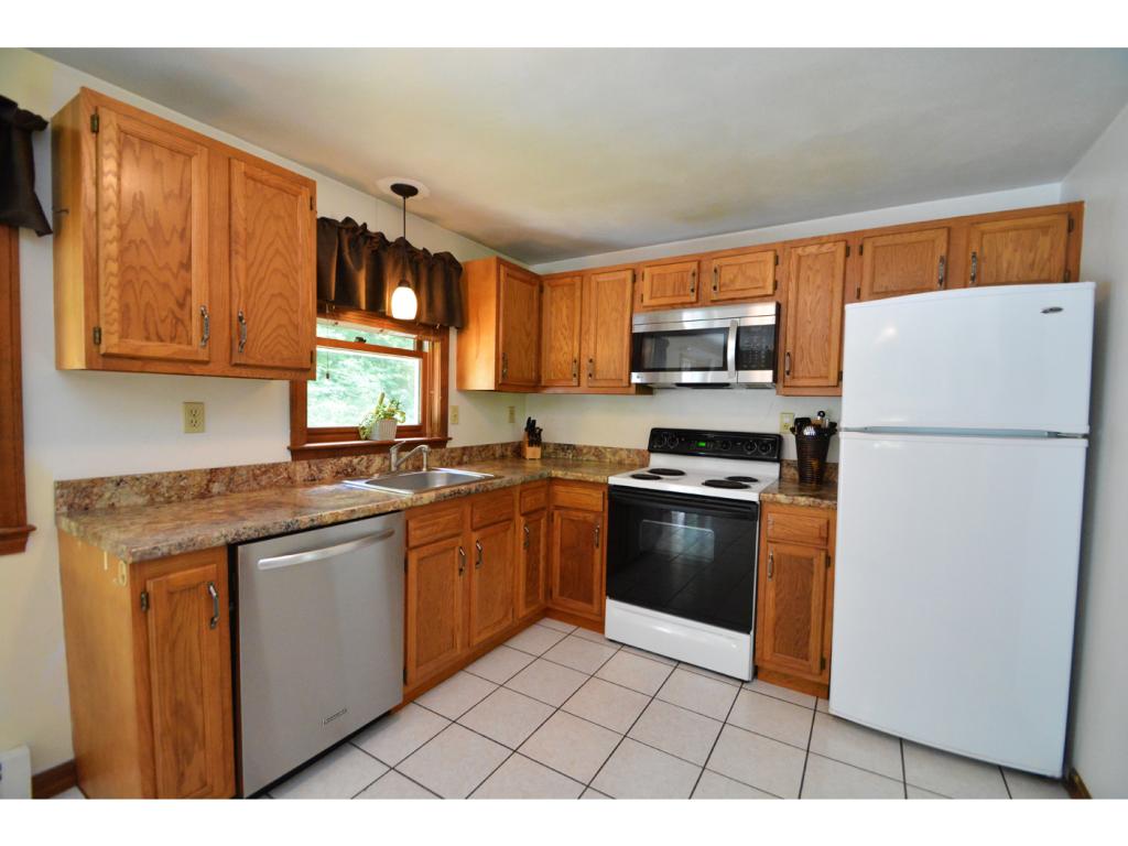 5 Sagamore Road Derry, NH 03038 - Photo 5 of 31