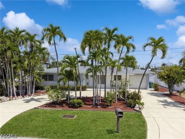 $2,500 | 1453 Venetian Court, Cape Coral, FL 33904