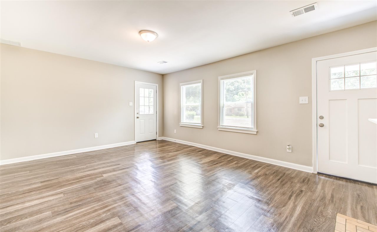 918 Brownlee Road Memphis, TN 38116 - Photo 4 of 25