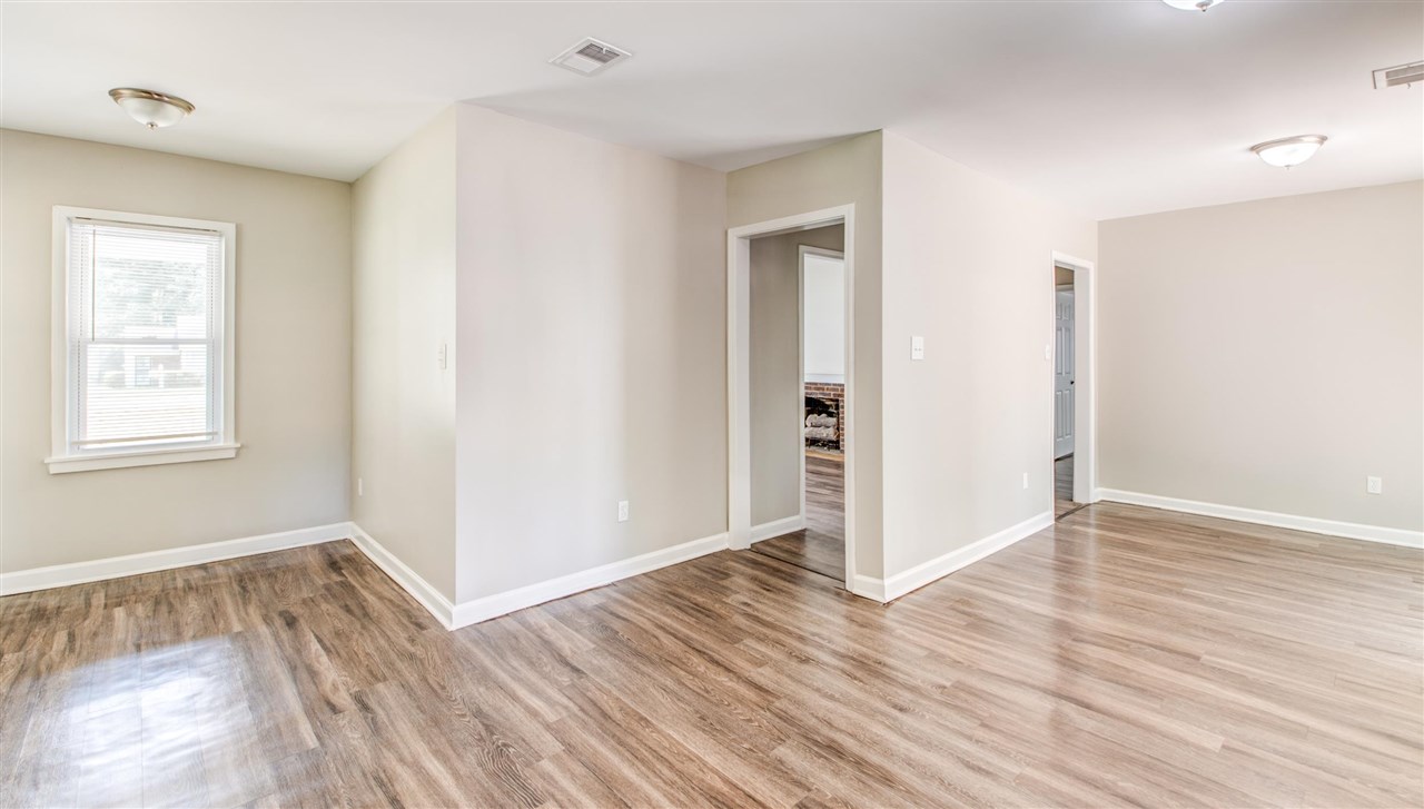 918 Brownlee Road Memphis, TN 38116 - Photo 7 of 25