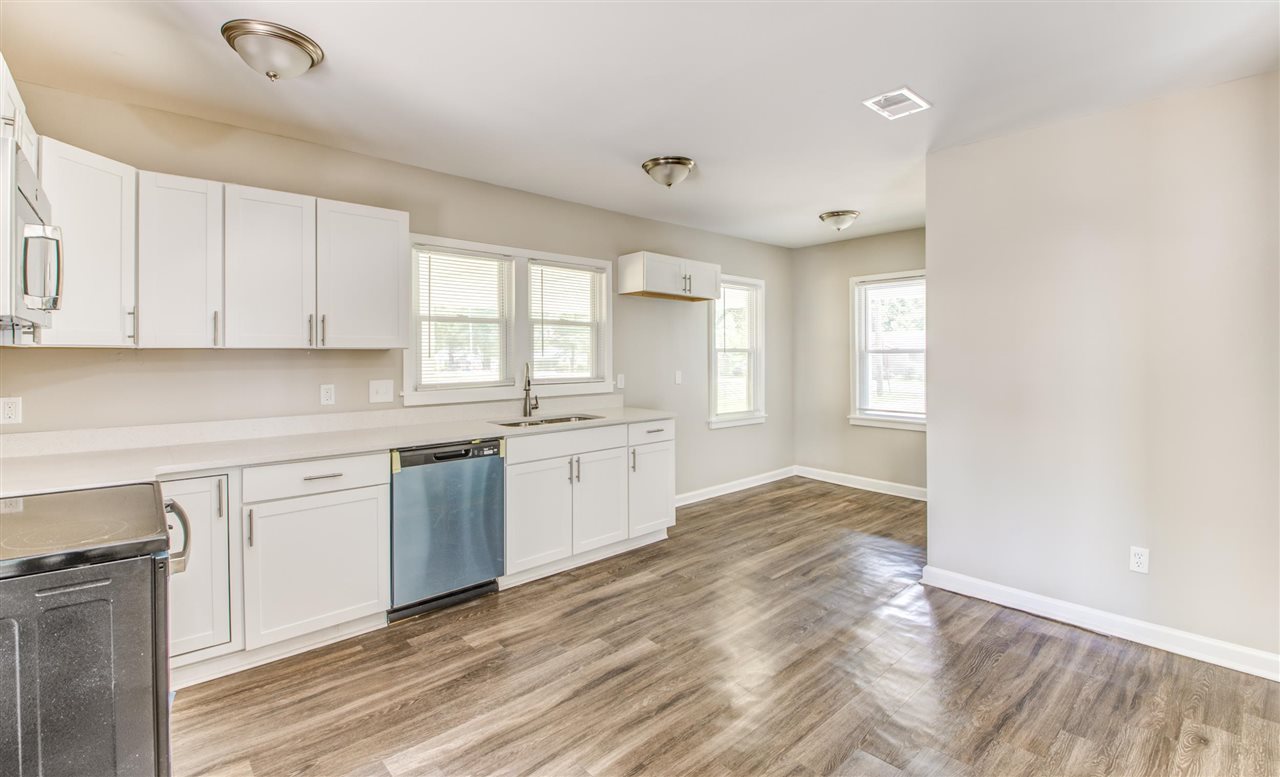 918 Brownlee Road Memphis, TN 38116 - Photo 10 of 25