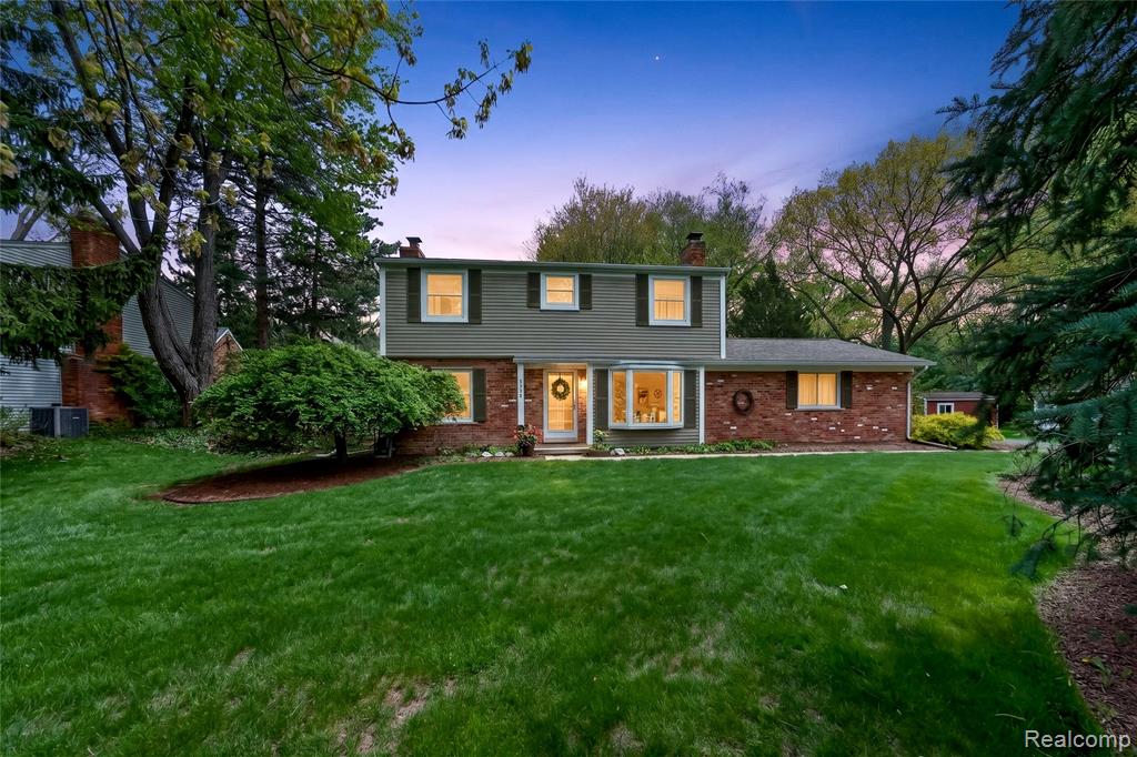 3560 Beach Road Troy, MI 48084 - Photo 1 of 34