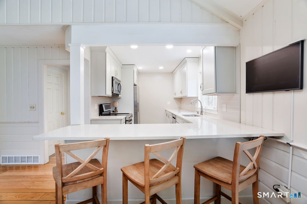 527 Dublin Road Southbury, CT 06488 - Photo 15 of 37