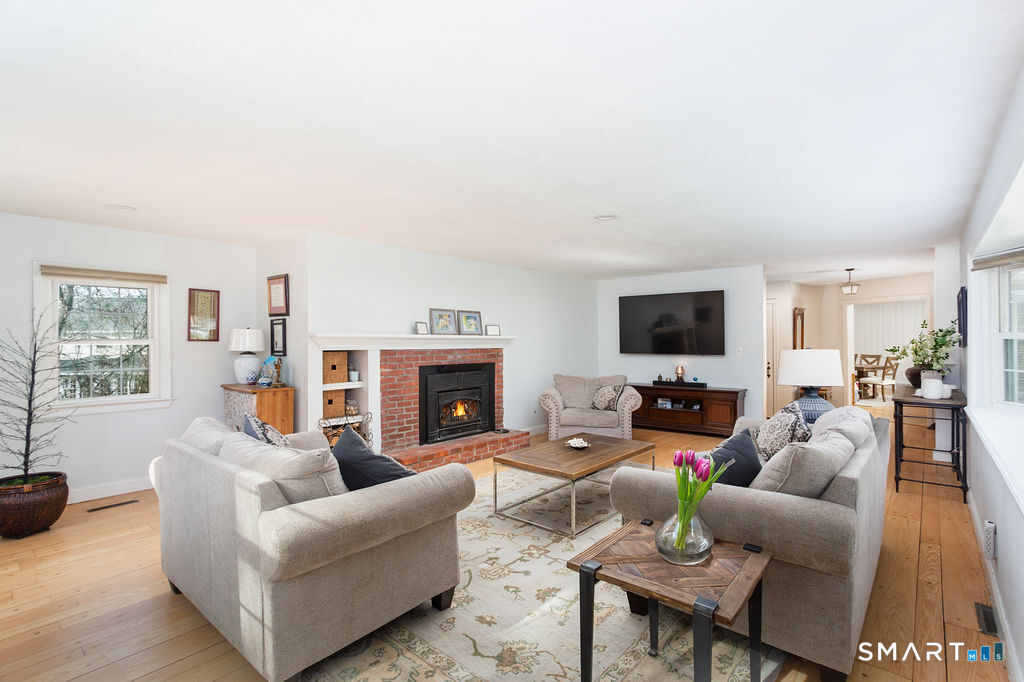 527 Dublin Road Southbury, CT 06488 - Photo 6 of 37