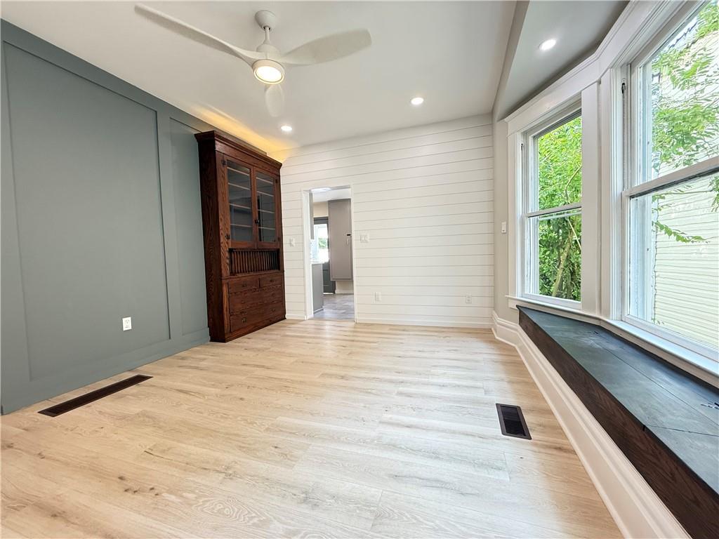 213 East Market Street Mercer, PA 16137 - Photo 26 of 49 WINDOW SEAT