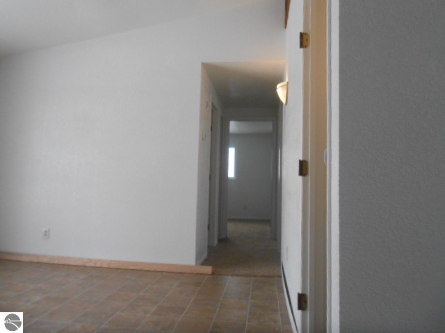 11571 Southwest County Line Road Blanchard, MI 49310 - Photo 11 of 16 1779180-11.JPG