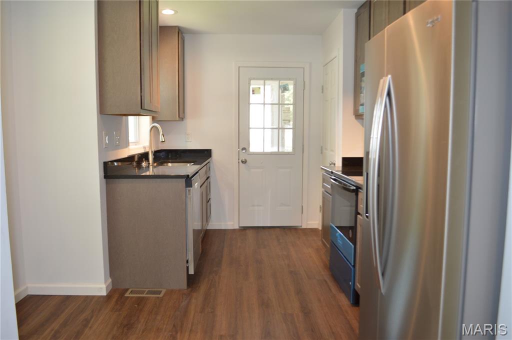 834 Vine Street Festus, MO 63028 - Photo 6 of 20