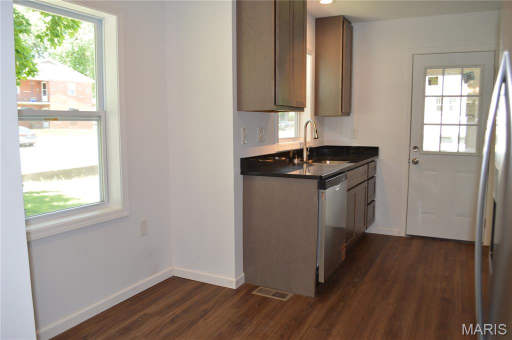 834 Vine Street Festus, MO 63028 - Photo 7 of 20