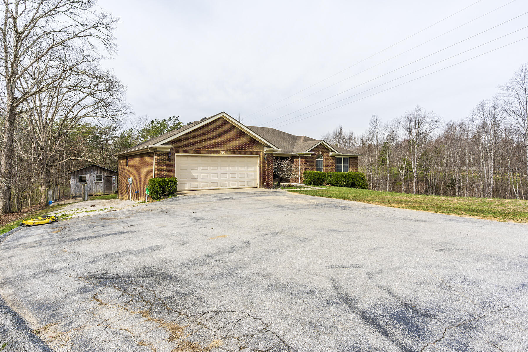 304 Lodge Hall Road McKee, KY 40447 - Photo 3 of 44 304lodge03