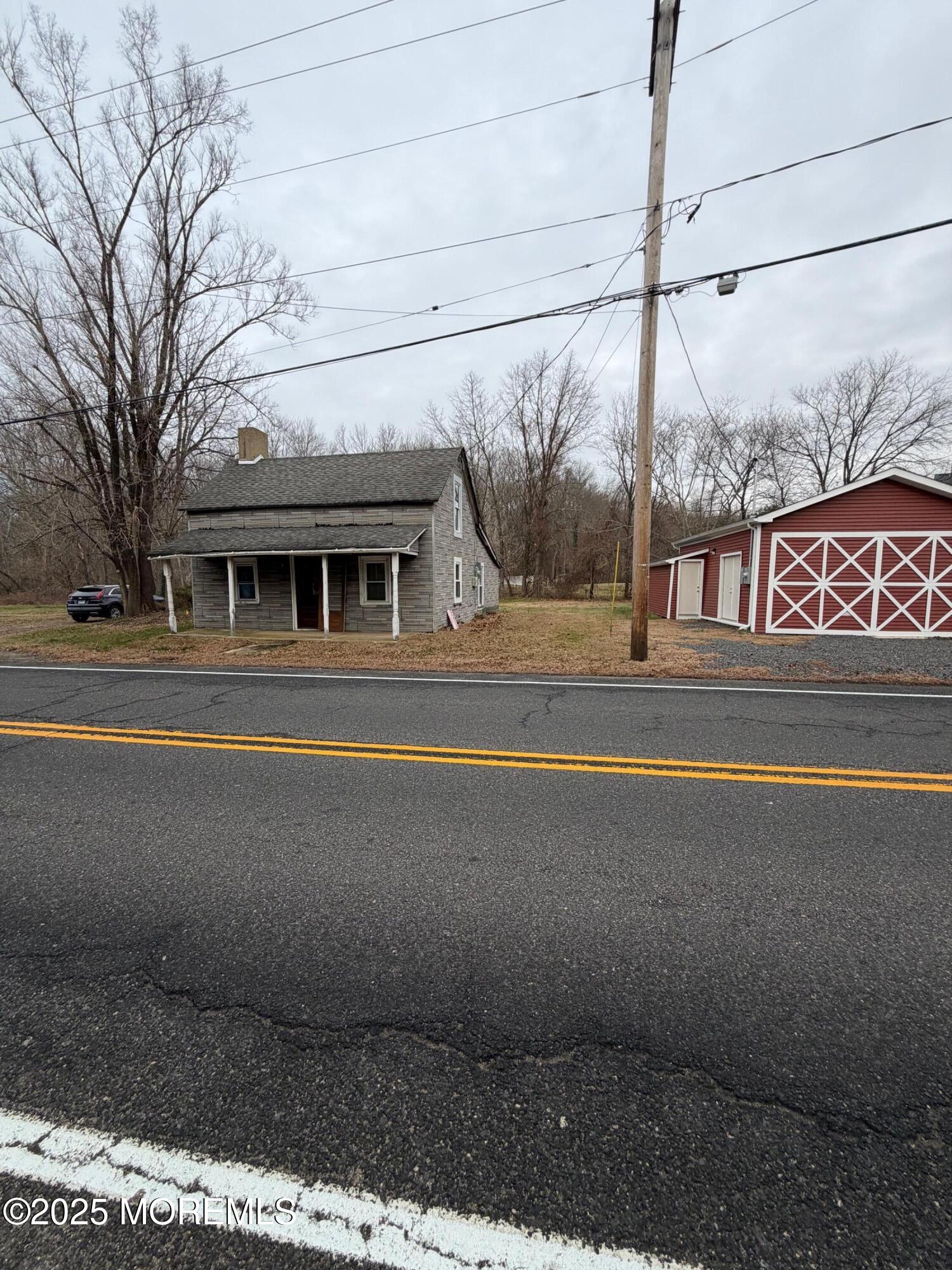 a house view with a outdoor space