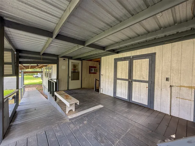 a view of a storage & utility room