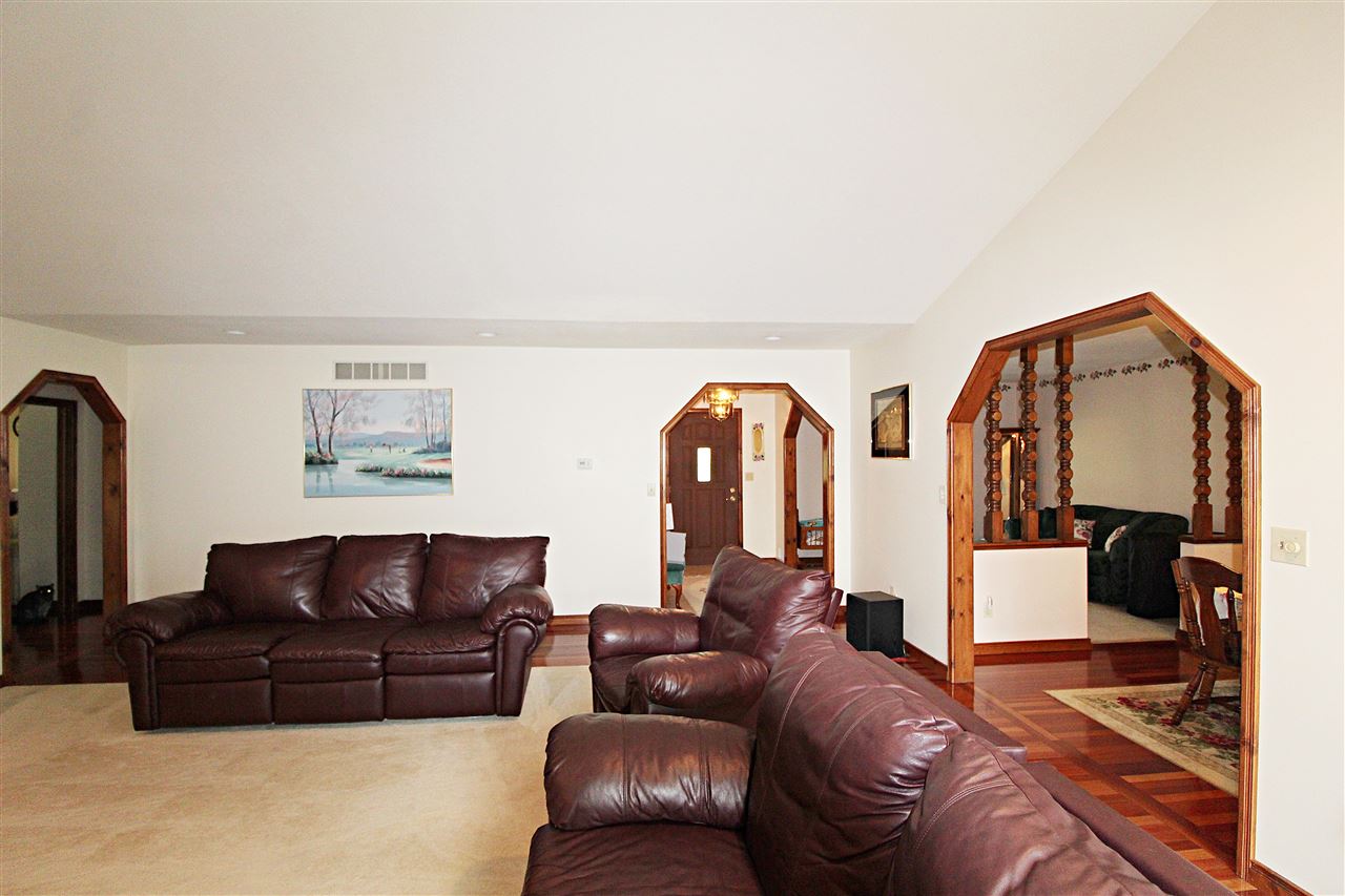 7303 Reid Road Swartz Creek, MI 48473 - Photo 8 of 39 50055171-7.JPG