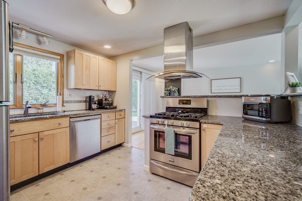 135 Tamarack Drive Springfield, MA 01129 - Photo 11 of 34 Gallery Image 11