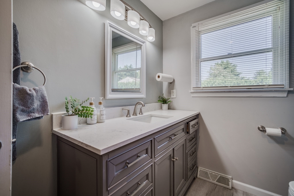 135 Tamarack Drive Springfield, MA 01129 - Photo 16 of 34 Gallery Image 16