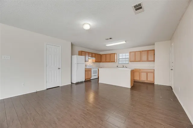 $335,000 | 616 Jewelflower Drive, DeSoto, TX 75115