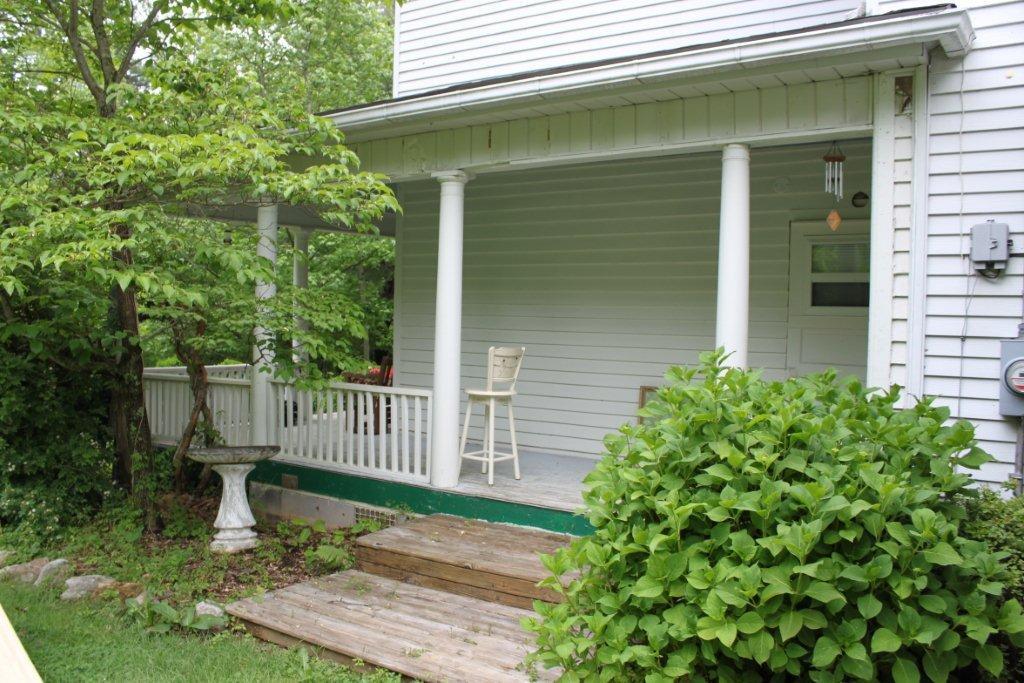 6675 Mt Chestnut Road Roanoke, VA 24018 - Photo 4 of 34 3