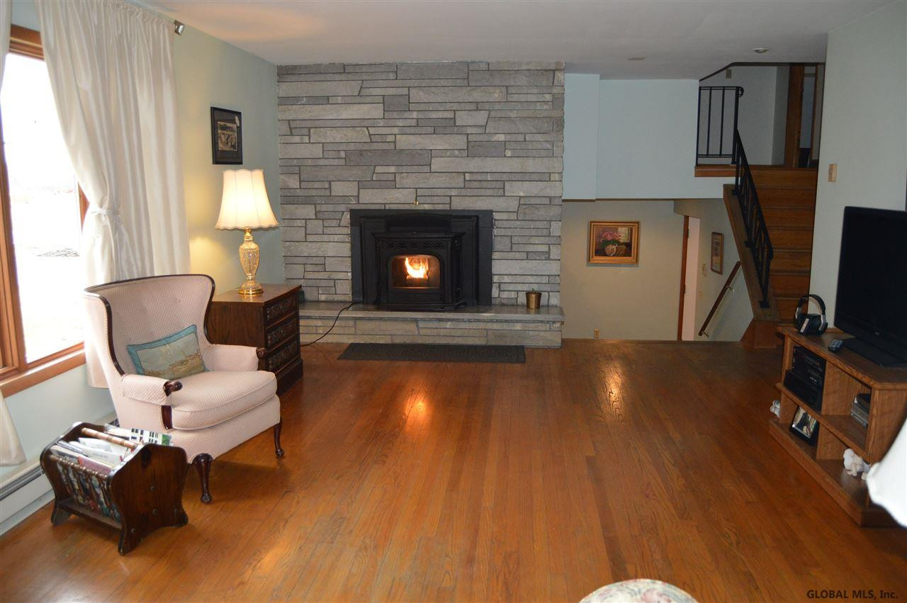 220 Jericho Road Bethlehem, NY 12158 - Photo 3 of 25 Photo 3