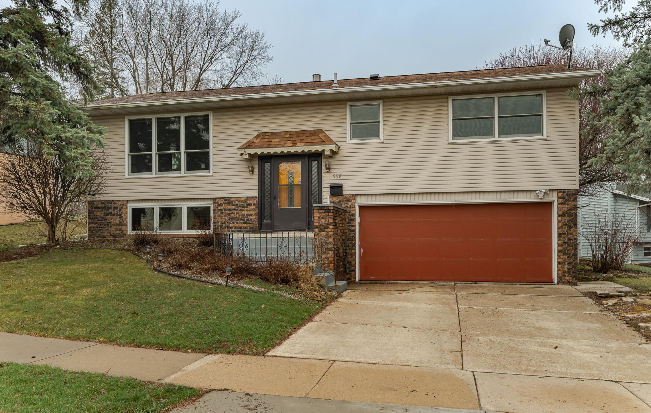 958 28th Street Northwest Rochester, MN 55901 - Photo 1 of 28