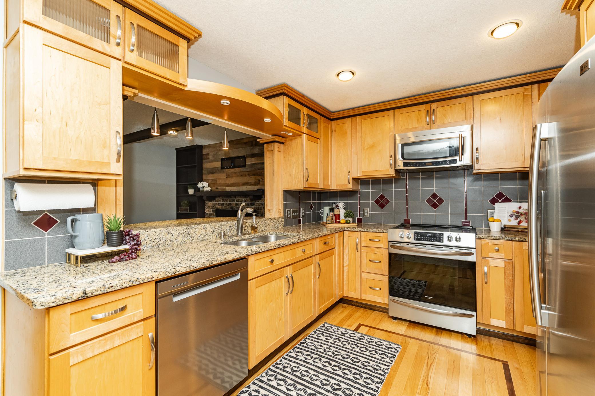 958 28th Street Northwest Rochester, MN 55901 - Photo 2 of 28