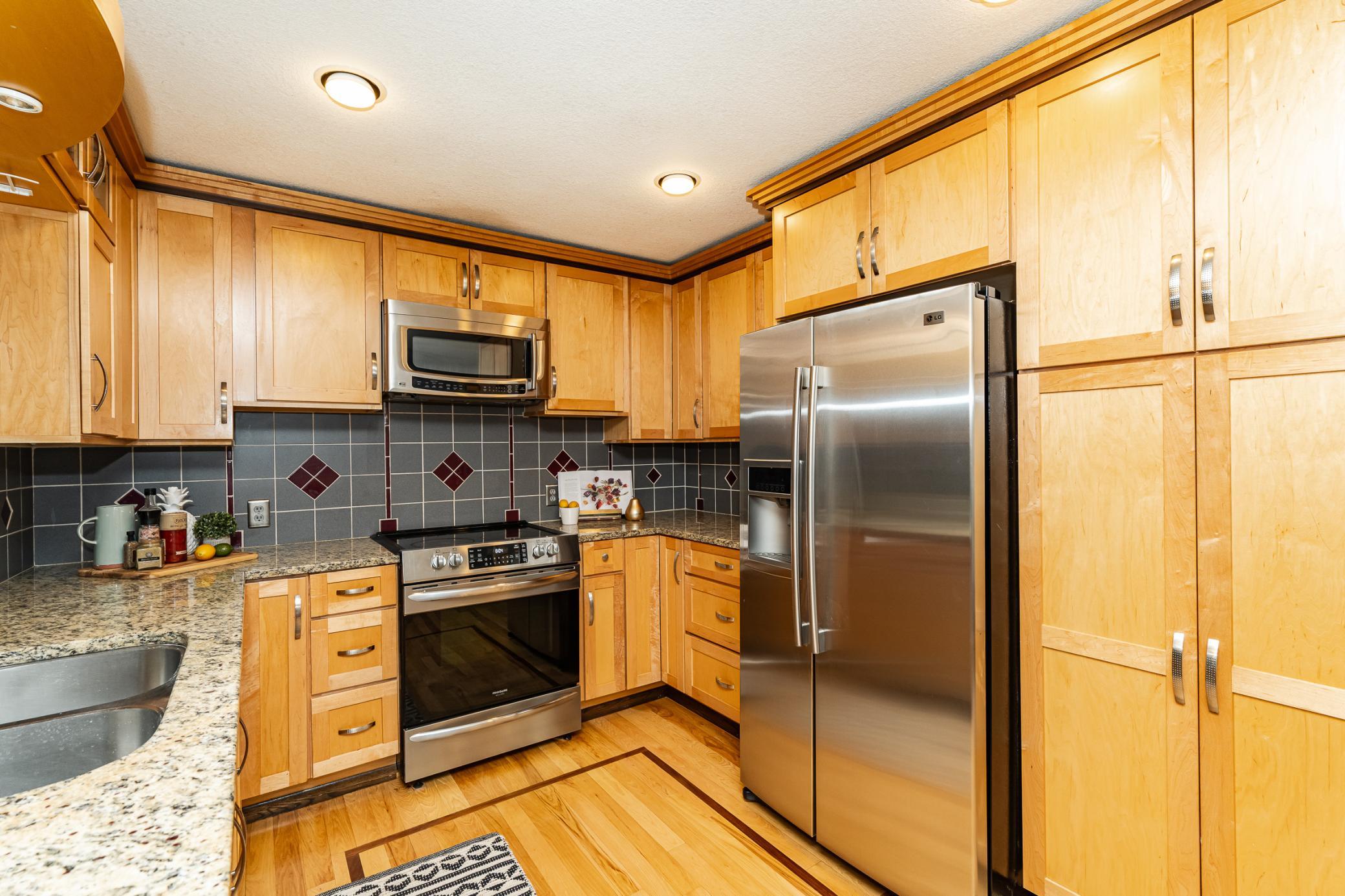 958 28th Street Northwest Rochester, MN 55901 - Photo 3 of 28