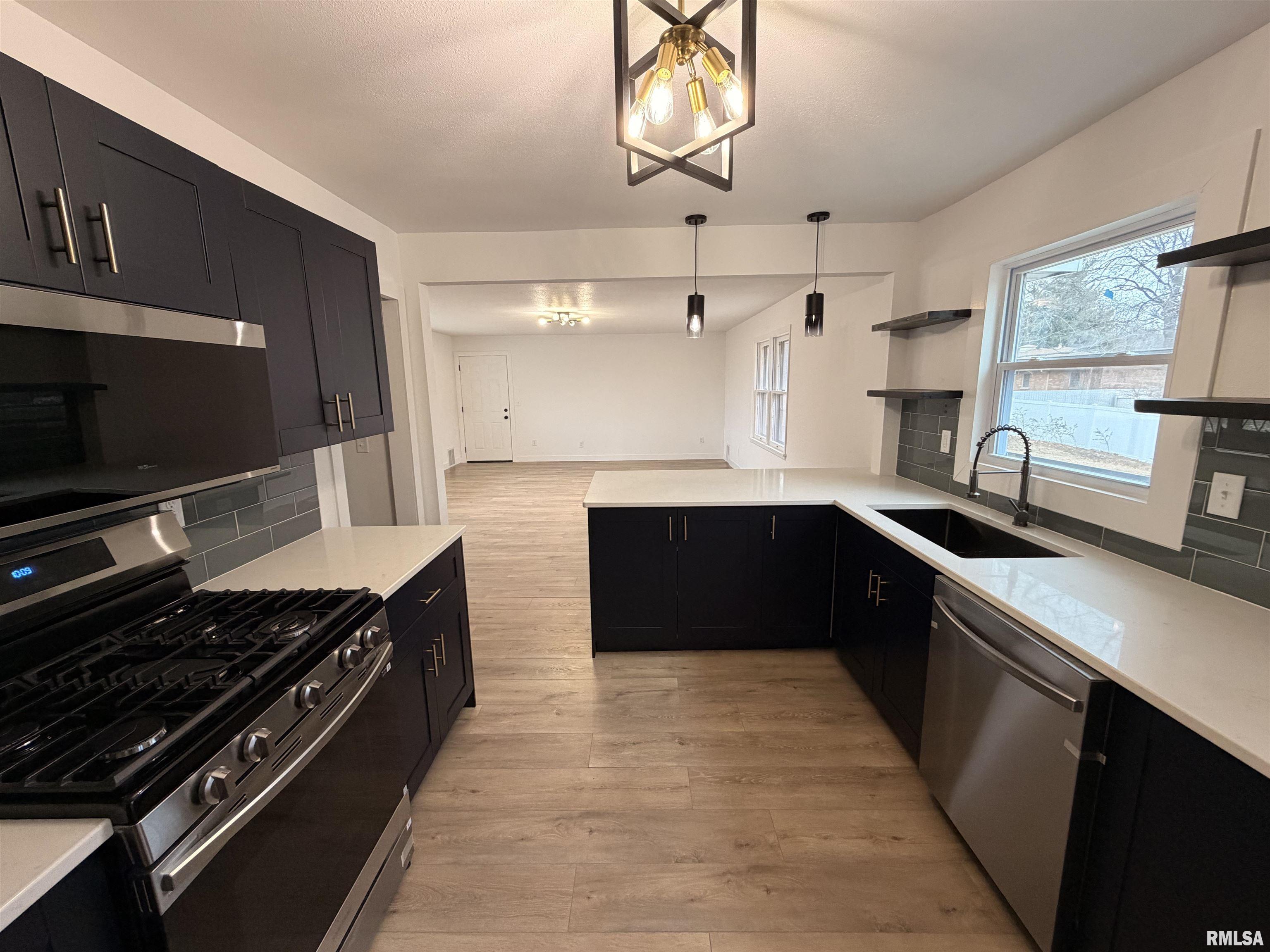 5110 North Sheridan Road Peoria, IL 61614 - Photo 12 of 52