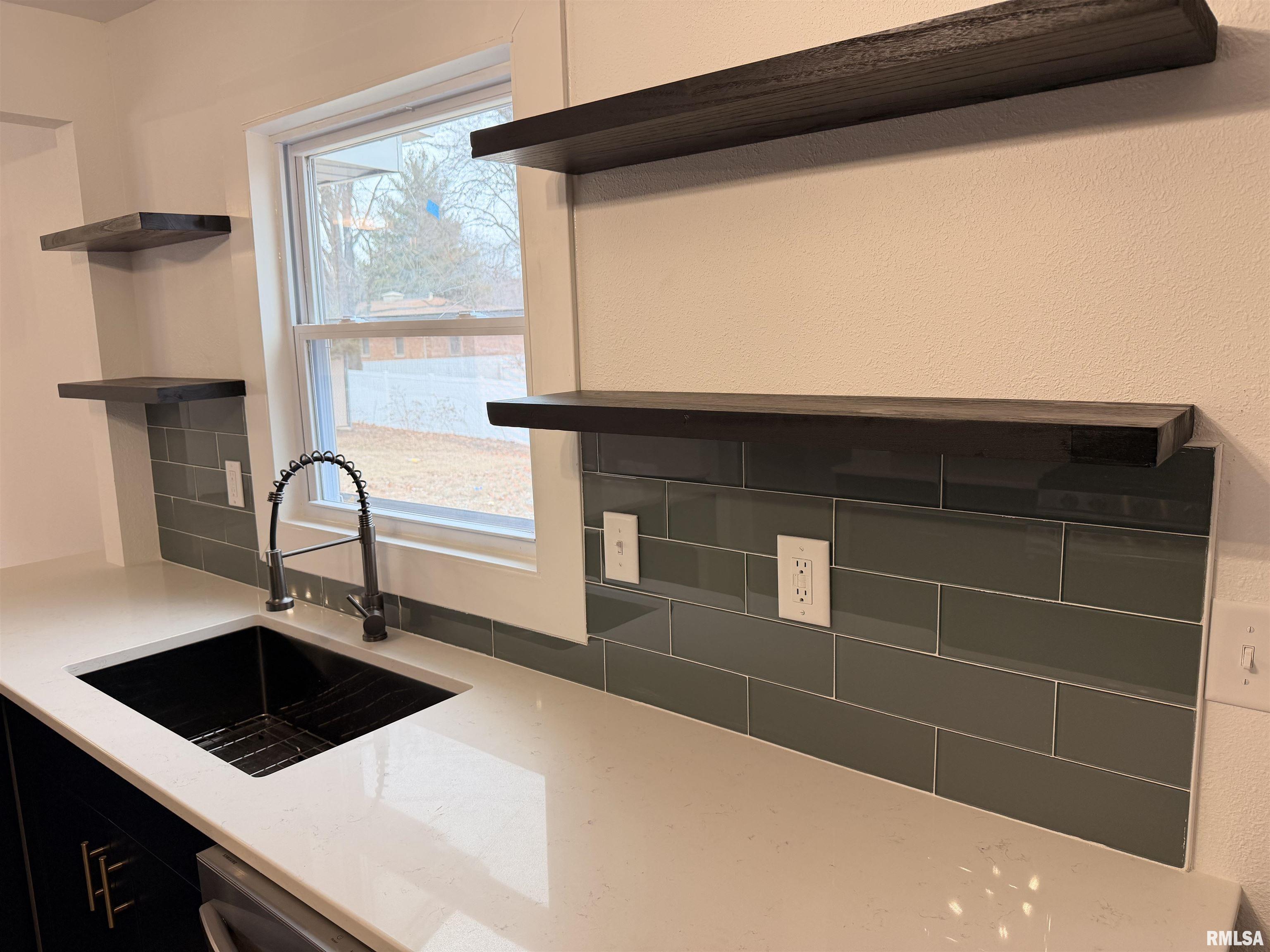 5110 North Sheridan Road Peoria, IL 61614 - Photo 18 of 52