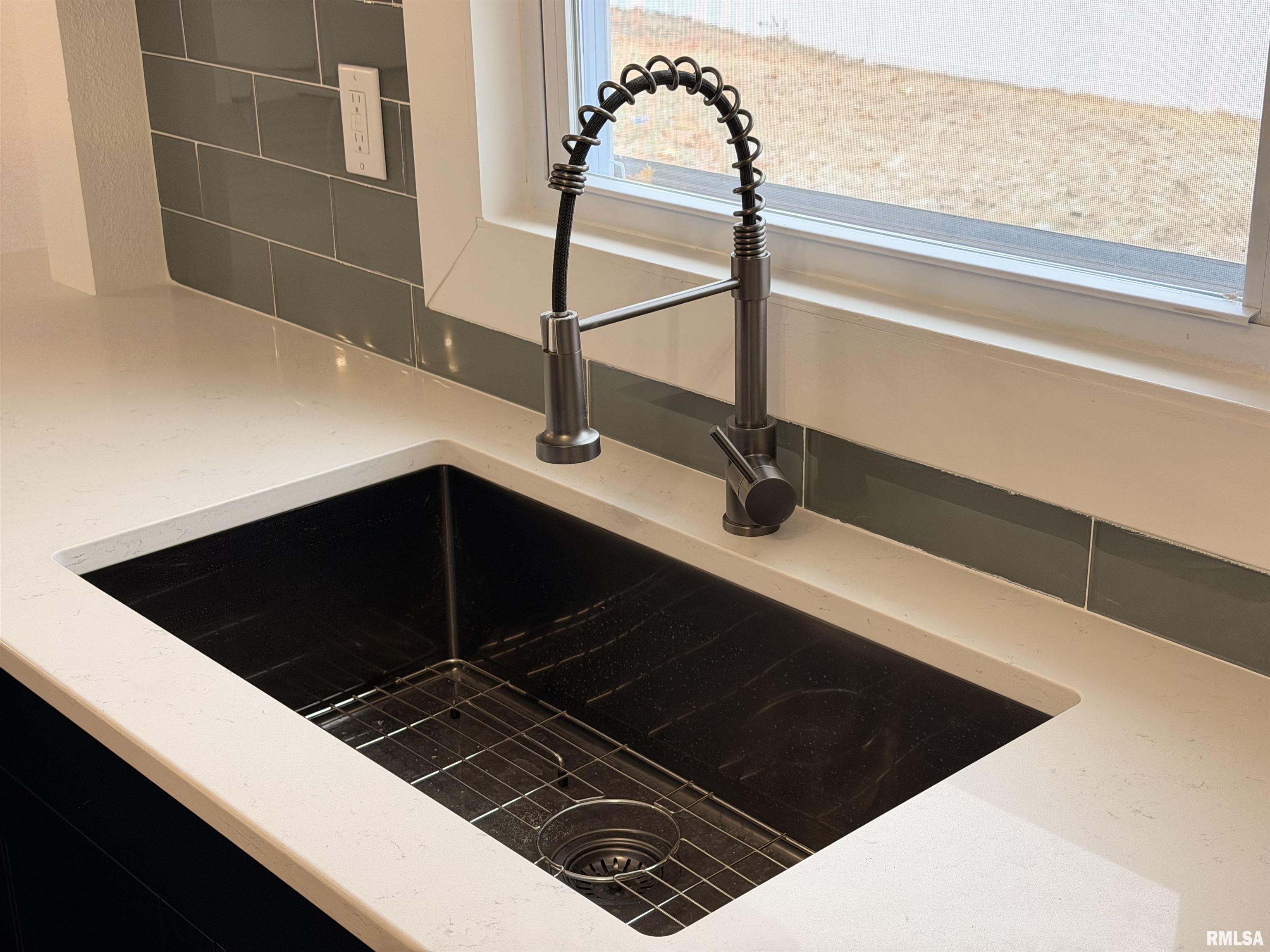 5110 North Sheridan Road Peoria, IL 61614 - Photo 19 of 52