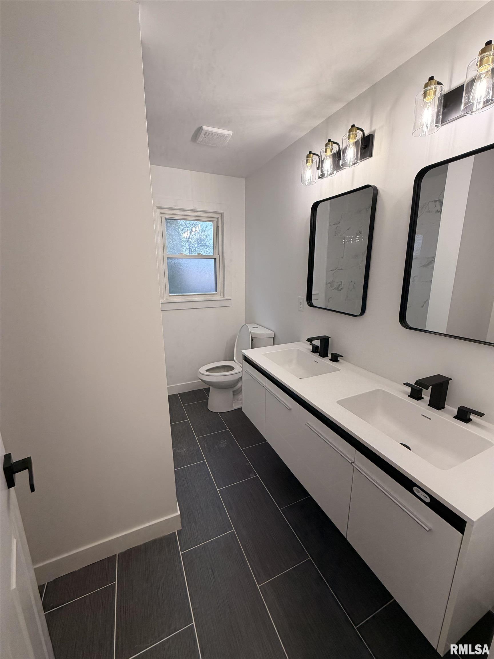 5110 North Sheridan Road Peoria, IL 61614 - Photo 20 of 52