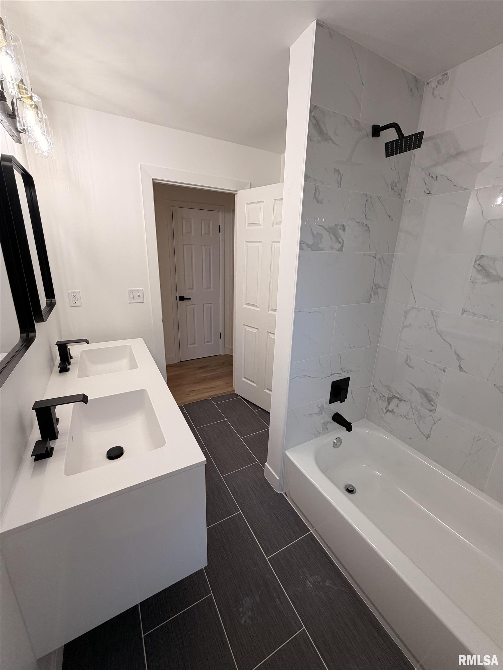 5110 North Sheridan Road Peoria, IL 61614 - Photo 21 of 52