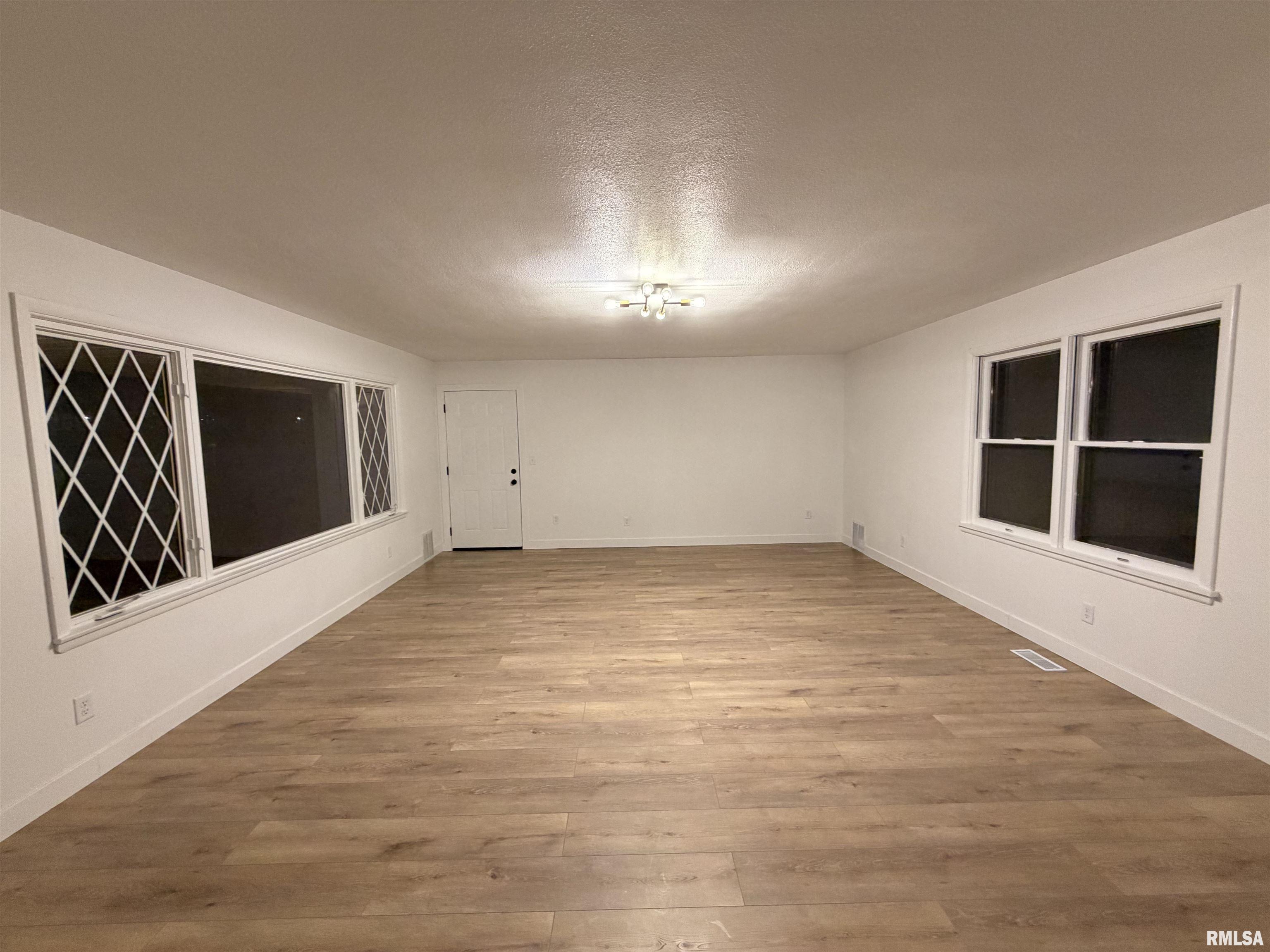 5110 North Sheridan Road Peoria, IL 61614 - Photo 4 of 52