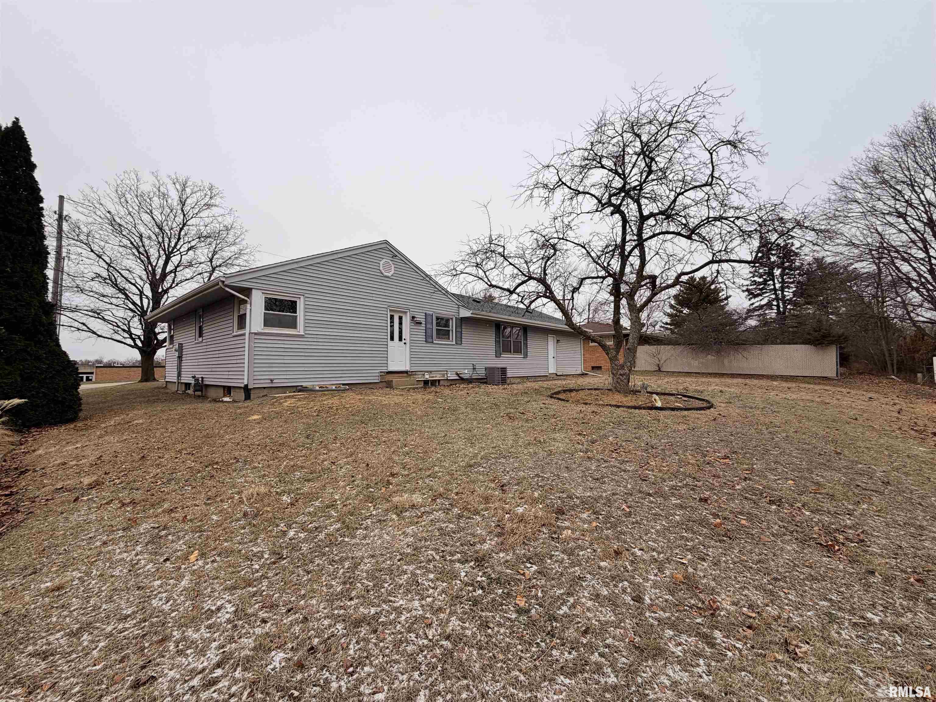 5110 North Sheridan Road Peoria, IL 61614 - Photo 48 of 52