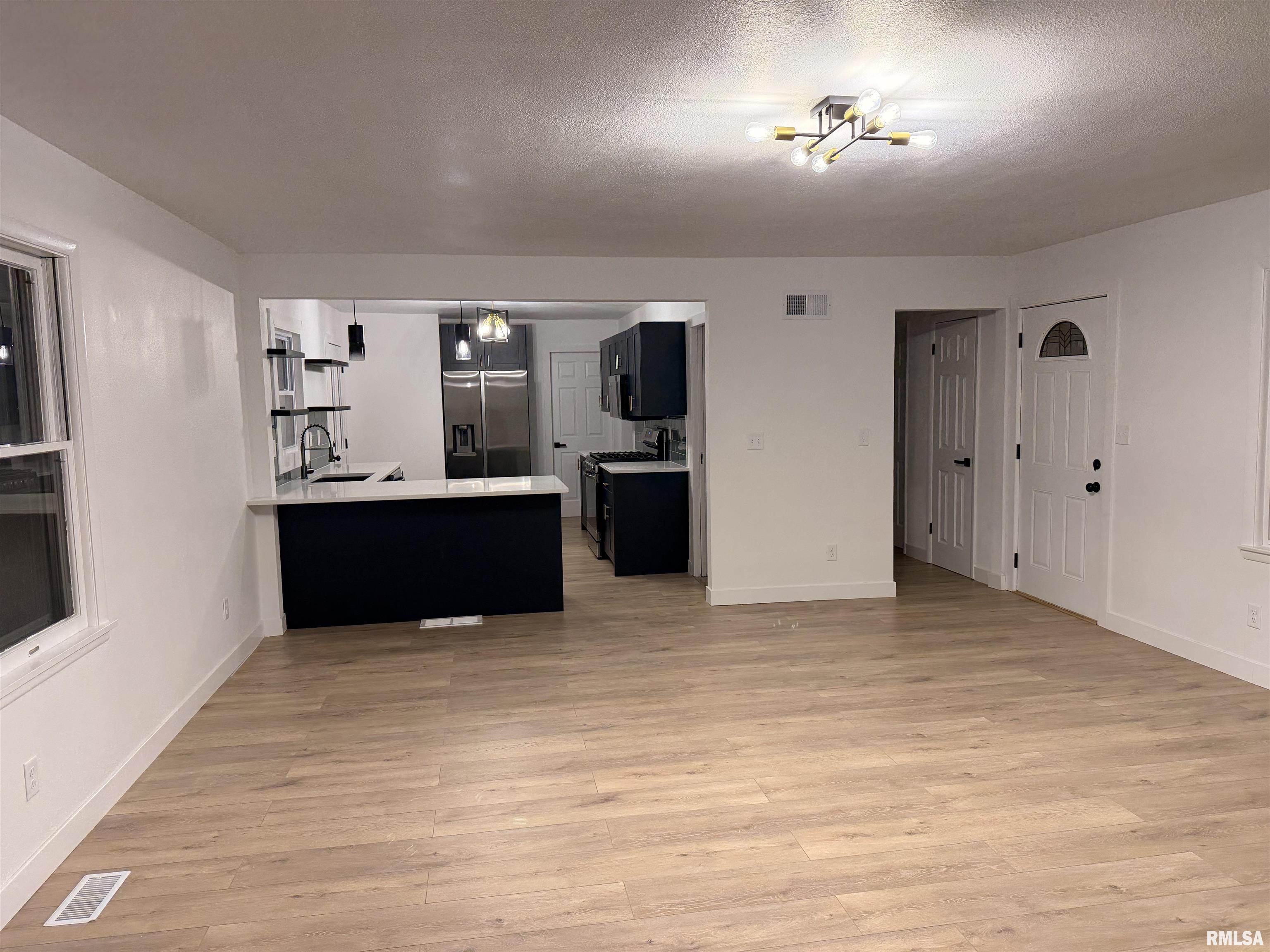 5110 North Sheridan Road Peoria, IL 61614 - Photo 6 of 52