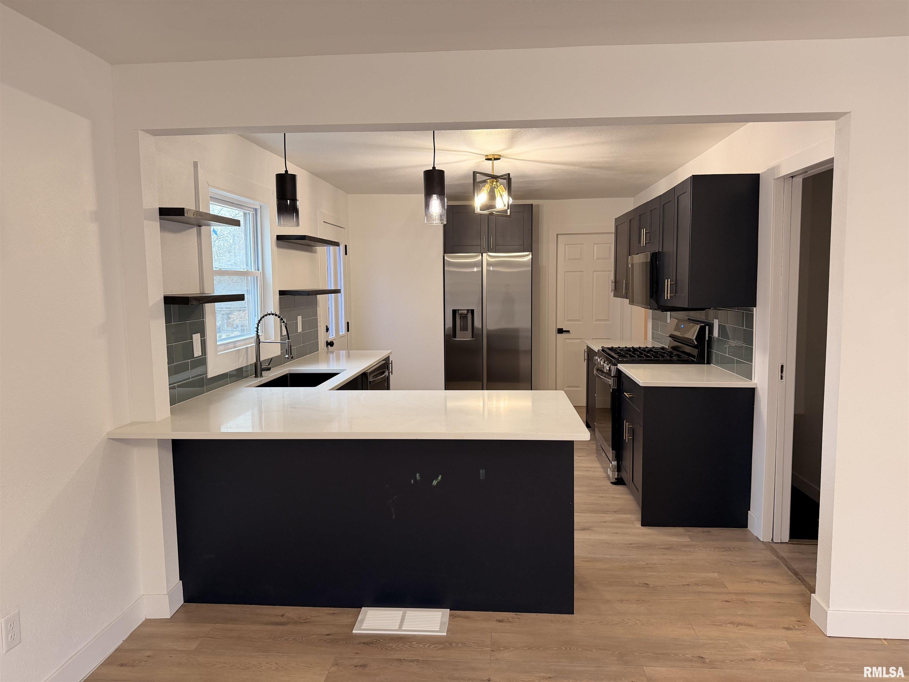 5110 North Sheridan Road Peoria, IL 61614 - Photo 10 of 52