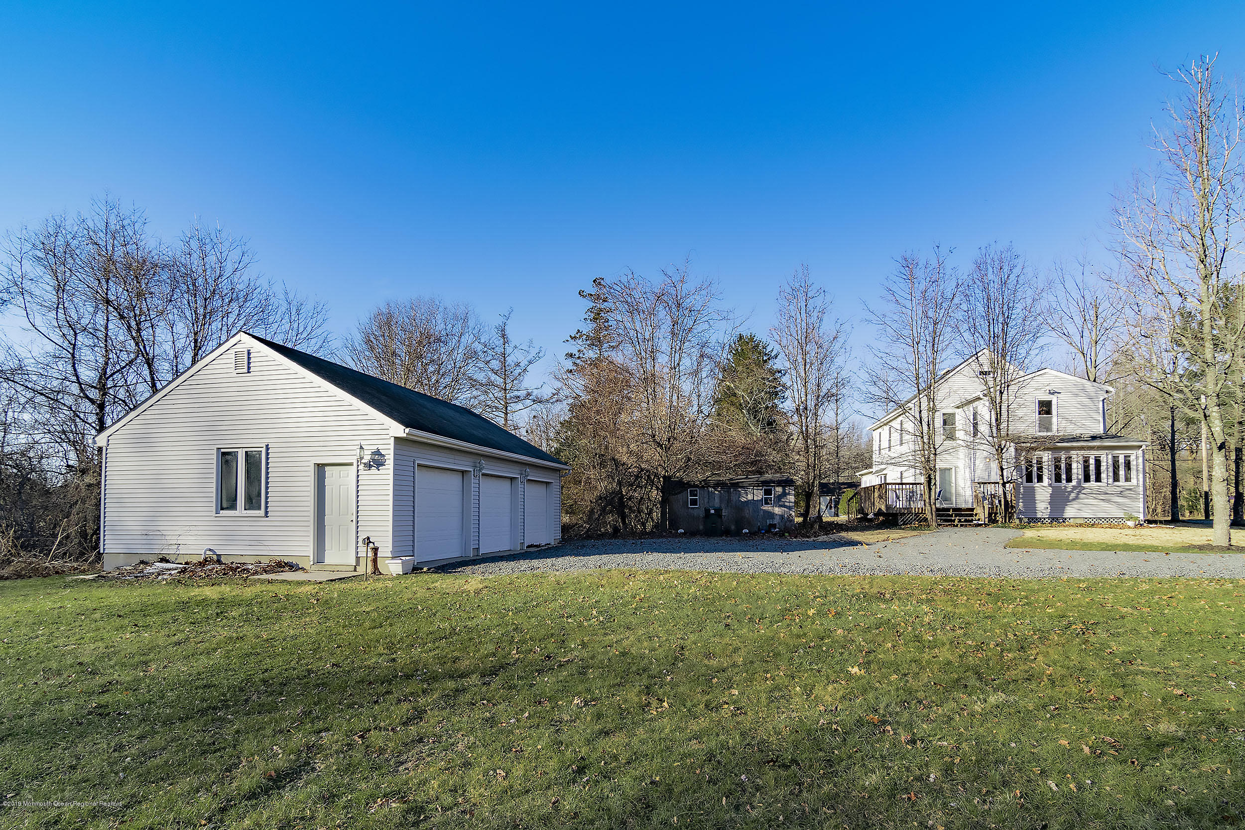 451 Stagecoach Road Clarksburg, NJ 08510 - Photo 3 of 26 garage1
