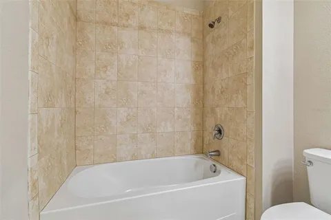 $549,900 | 17566 Buckingham Garden Drive, Lithia, FL 33547
