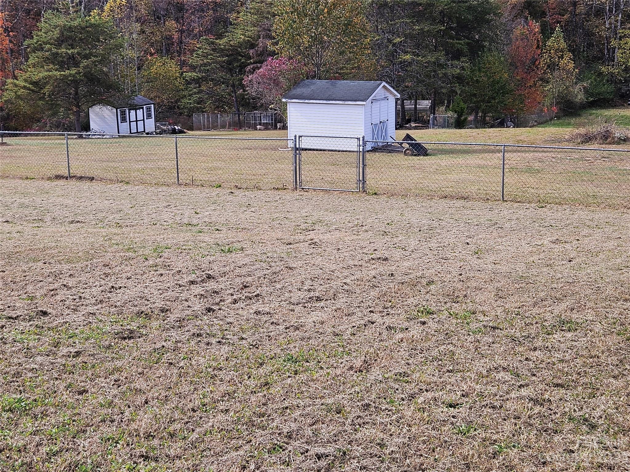 2955 Piney Road Morganton, NC 28655 - Photo 36 of 43 a view of a bench