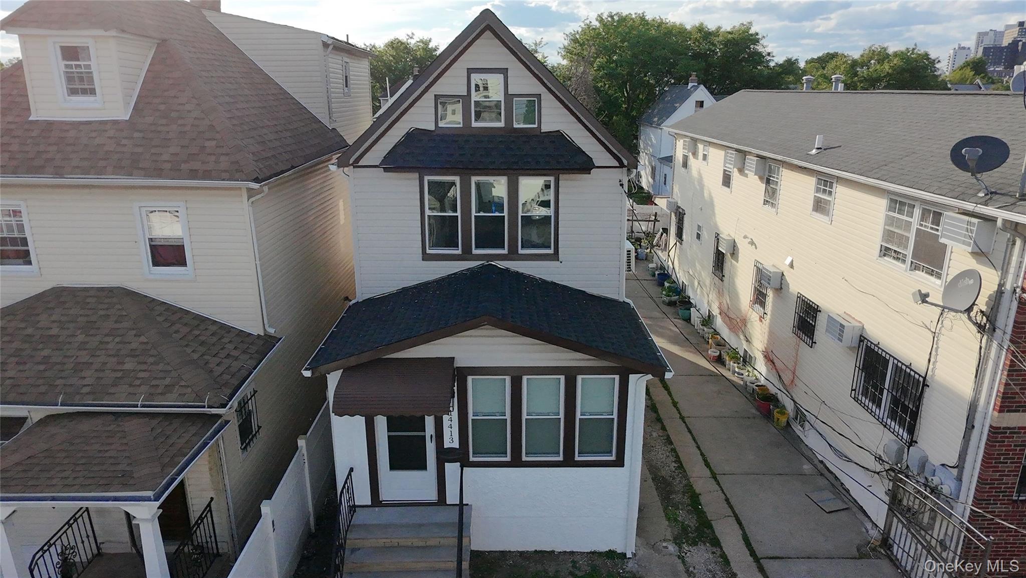 144-13 Lux Road Queens, NY 11435 - Photo 3 of 34