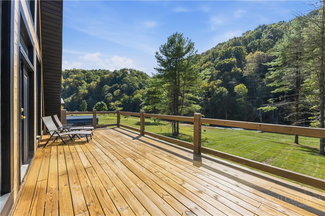355 South River Hills Road Lansing, NC 28643 - Photo 41 of 45 a view of sitting area with seating