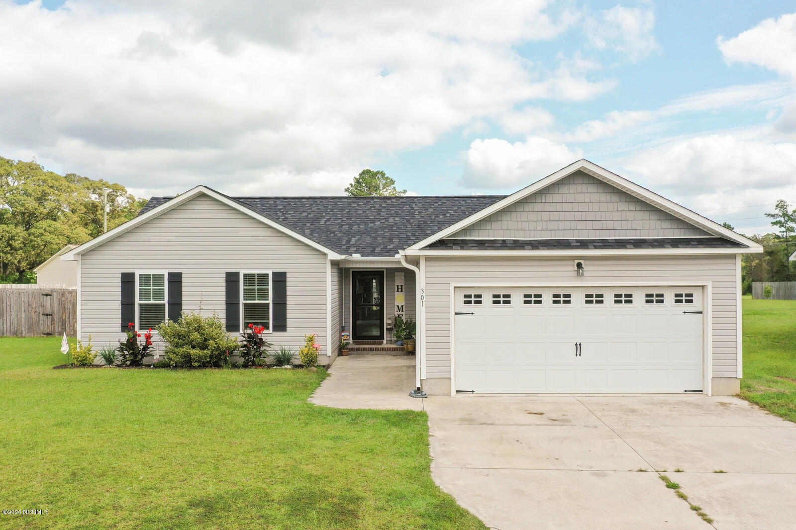 301 South Windy Ridge Road Hubert, NC 28539 - Photo 1 of 36 Front