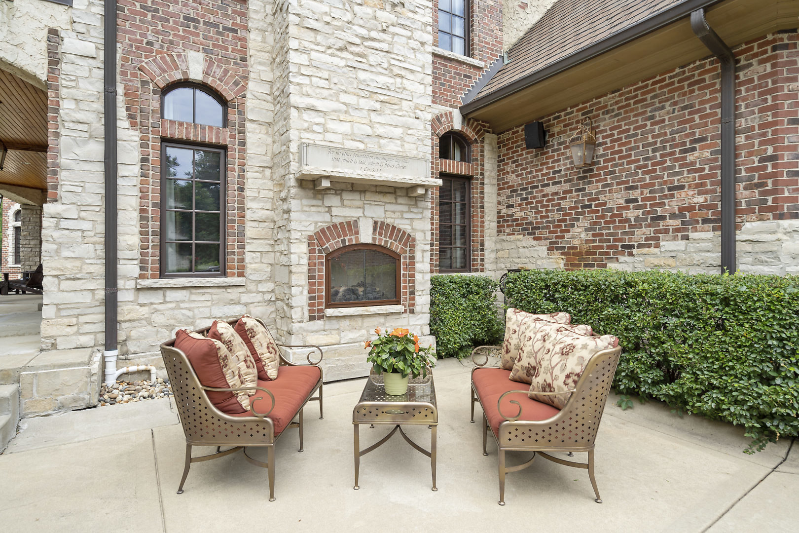 33W571 White Thorne Road St. Charles, IL 60174 - Photo 44 of 46 a building outdoor space with patio furniture and potted plants