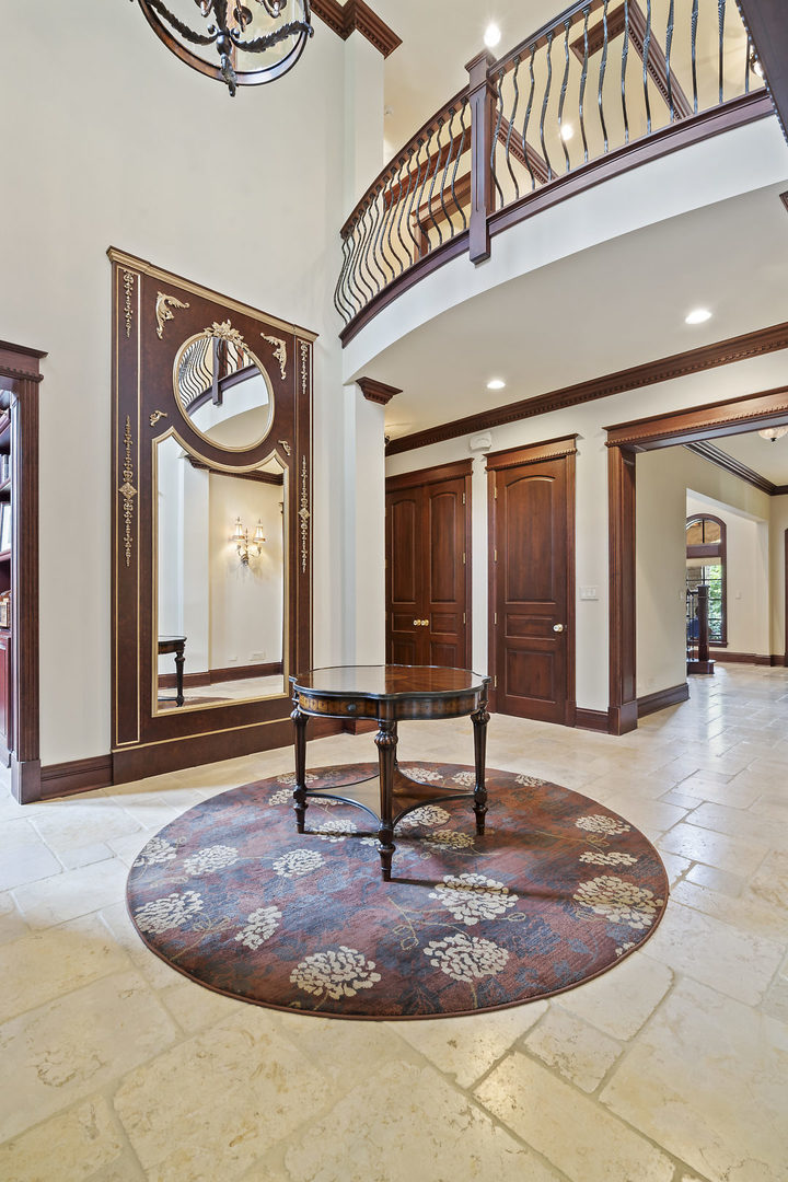 33W571 White Thorne Road St. Charles, IL 60174 - Photo 6 of 46 a view of a entryway door of the room
