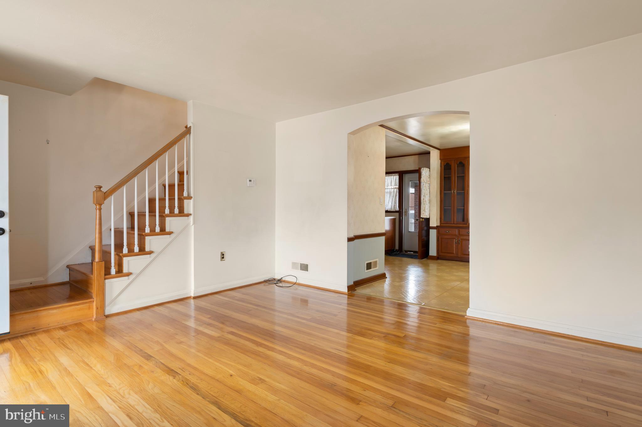 2722 Kirkleigh Road Baltimore, MD 21222 - Photo 4 of 34