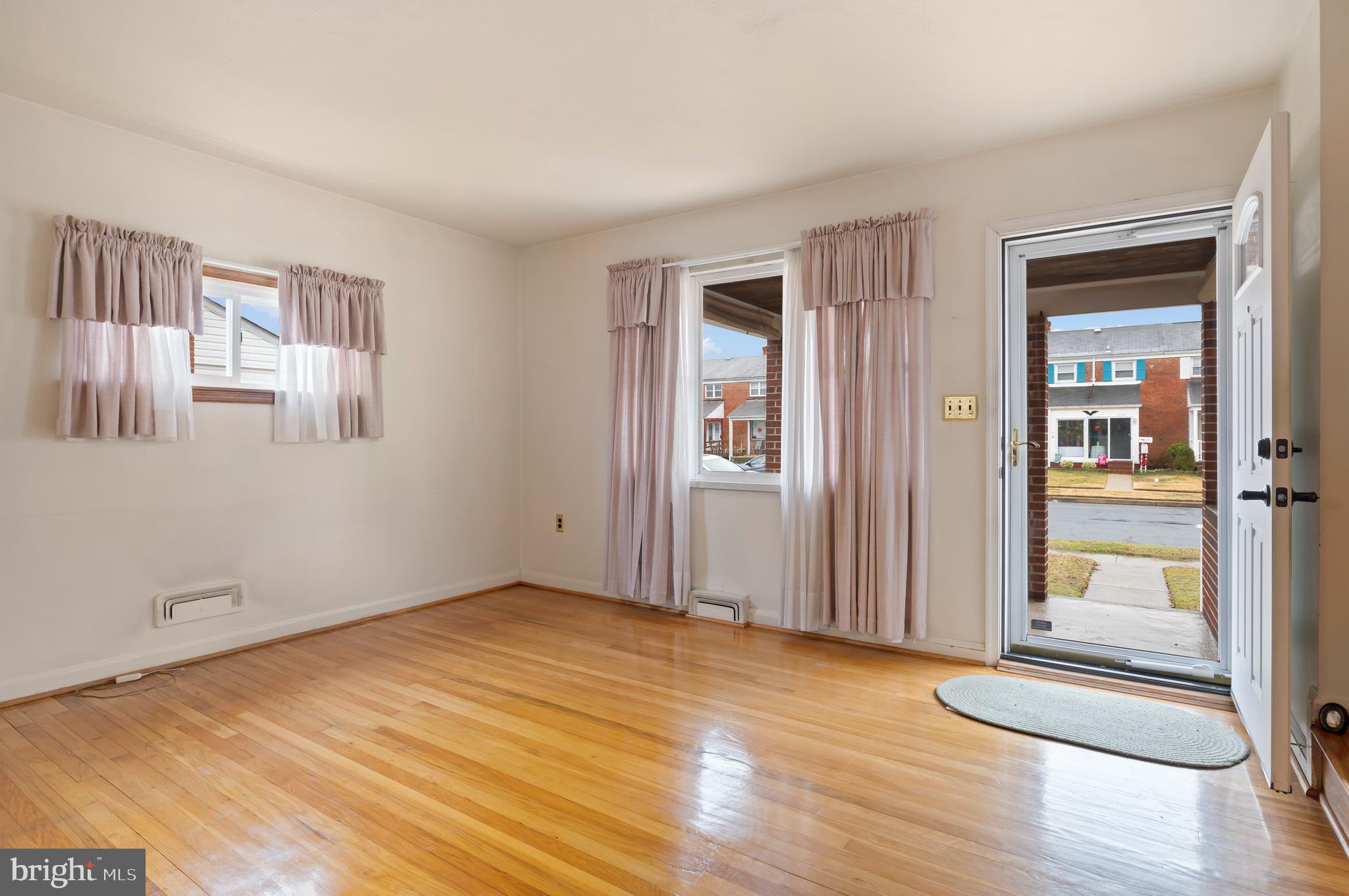 2722 Kirkleigh Road Baltimore, MD 21222 - Photo 6 of 34