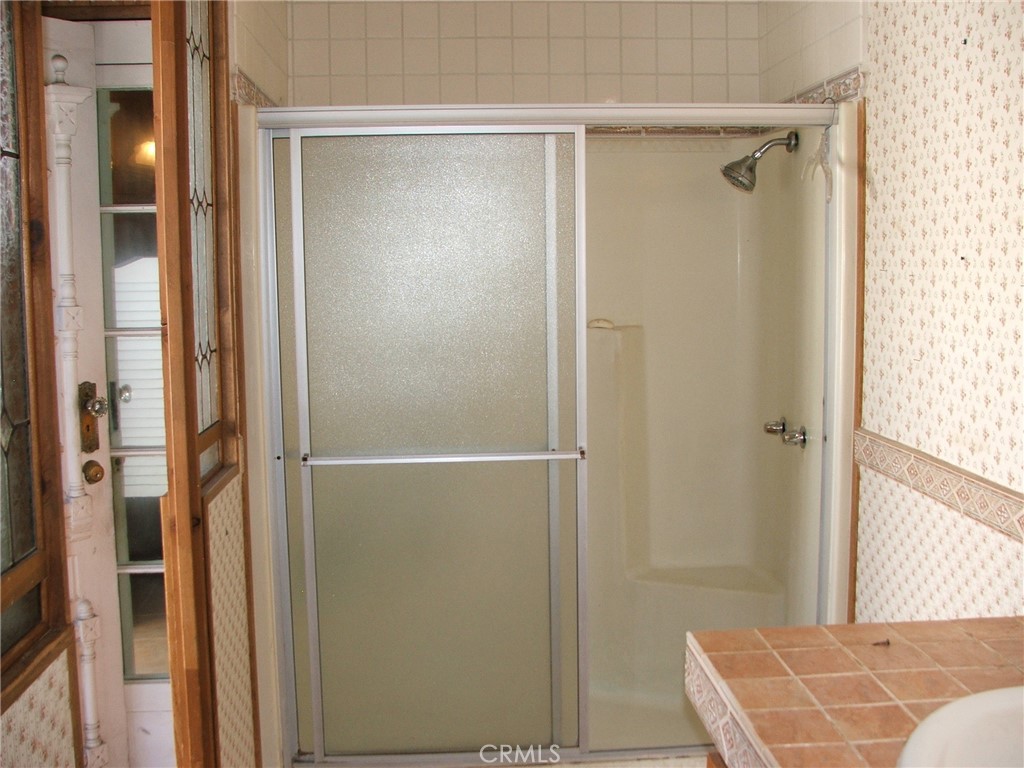 9800 Base Line Road, Unit 68 Rancho Cucamonga, CA 91701 - Photo 11 of 22 a bathroom with a shower and a tub