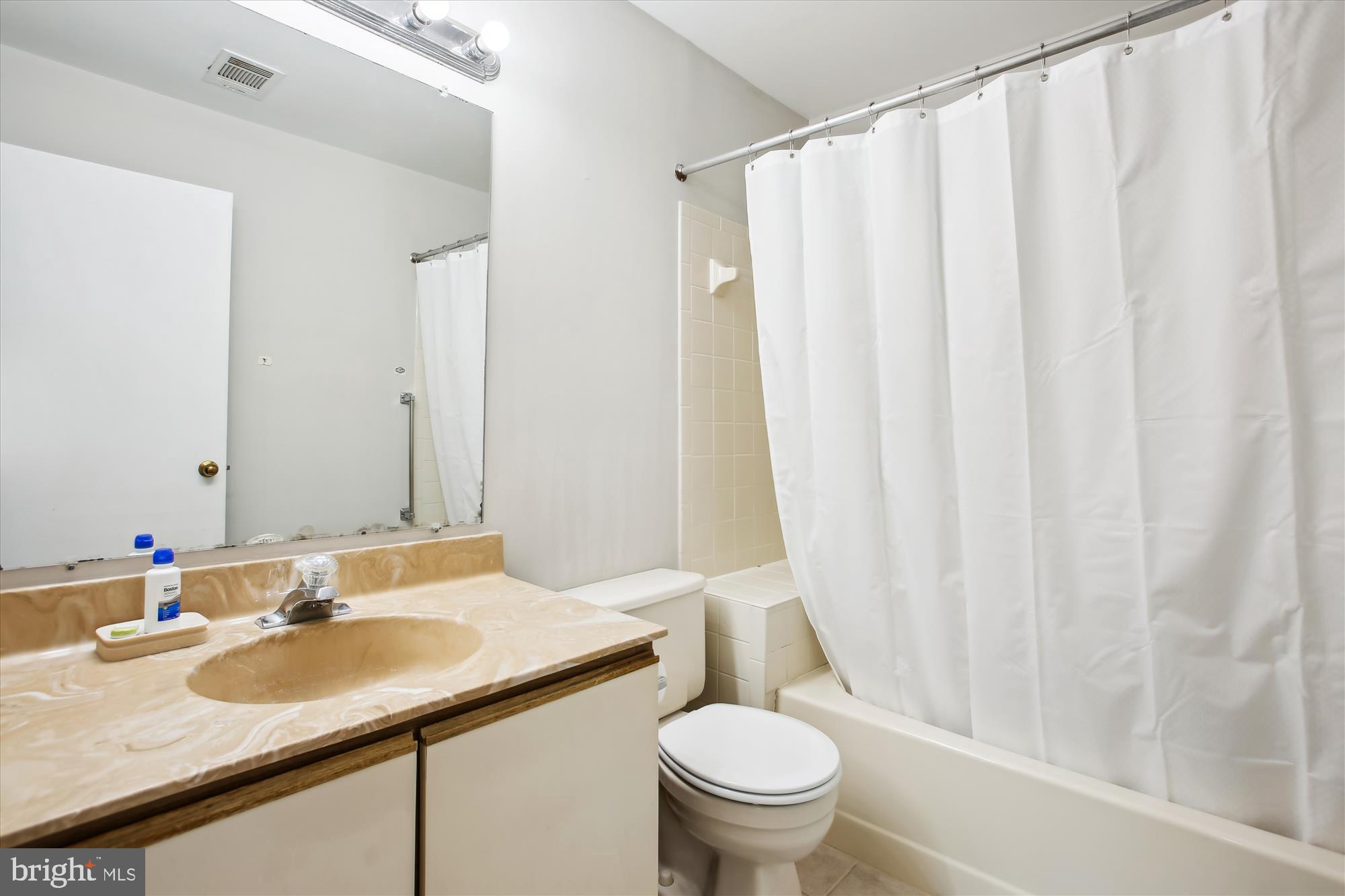 1925 Villaridge Drive Reston, VA 20191 - Photo 11 of 39 Gallery Image 11