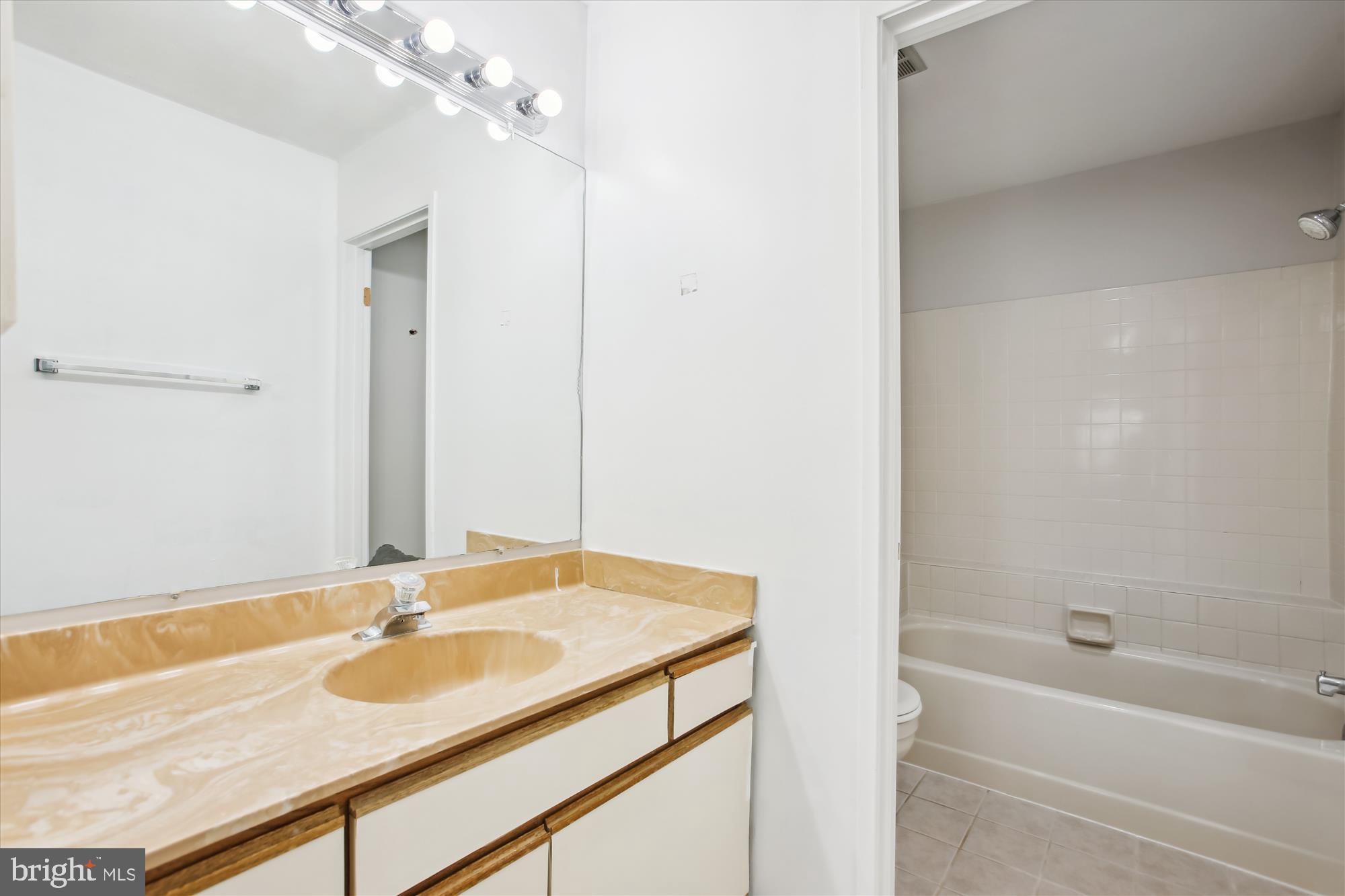 1925 Villaridge Drive Reston, VA 20191 - Photo 15 of 39 Gallery Image 15